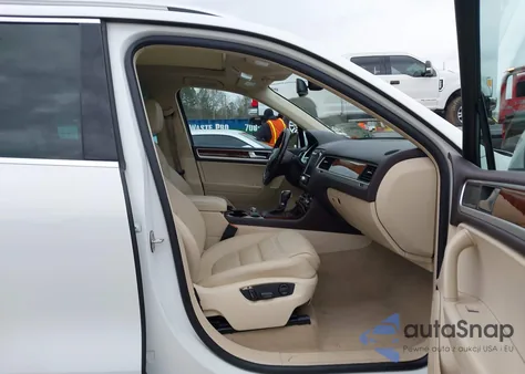 2014 Volkswagen Touareg Tdi Lux z USA, uszkodzony, nr VIN WVGEP9BP0ED009194